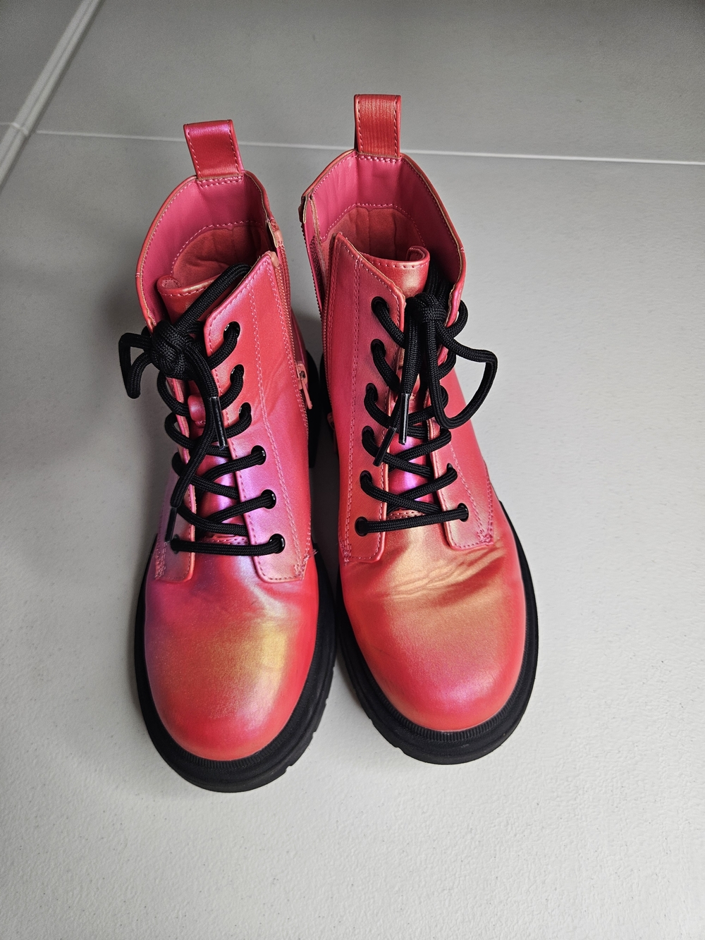 Art Class Girl Pink Ombre Lace-Up Boots with Black Sole